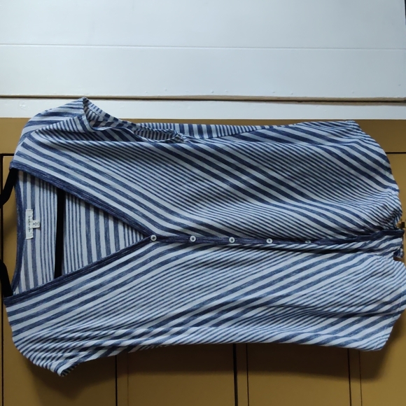 --**$$3/12$$**-- Striped Navy & White Button Tee w/ Tie - Picture 7 of 7